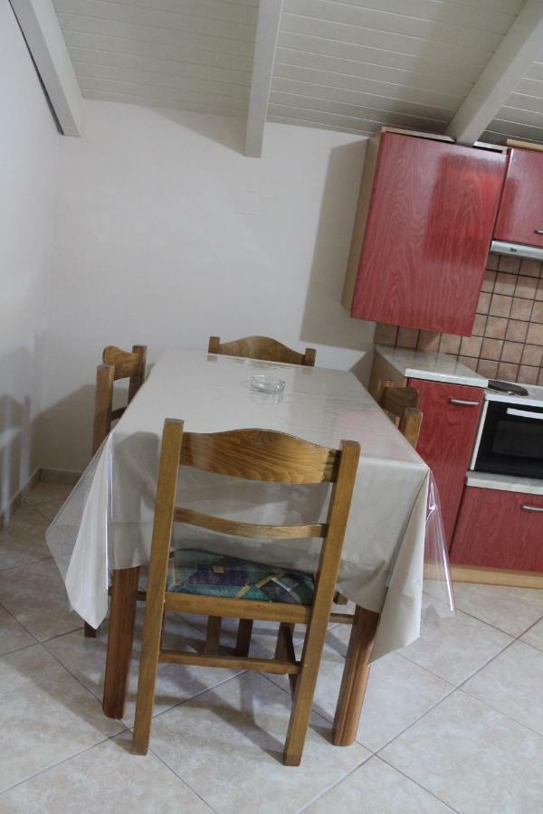 Victoria'S Apartments Dilináta Екстериор снимка